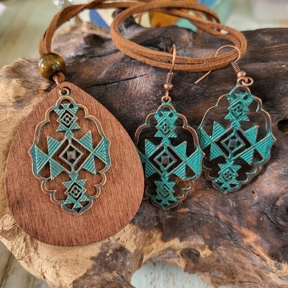 🟢$13 NWT 3PC Boho earring/ necklace set - Picture 1 of 3